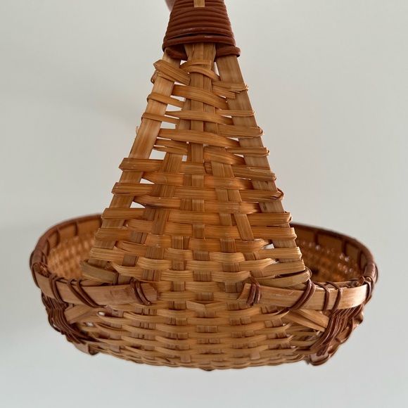 Unique vintage wicker basket - Picture 3 of 9